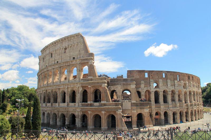 Rzym-Koloseum-widok-z-Forum-Romanum